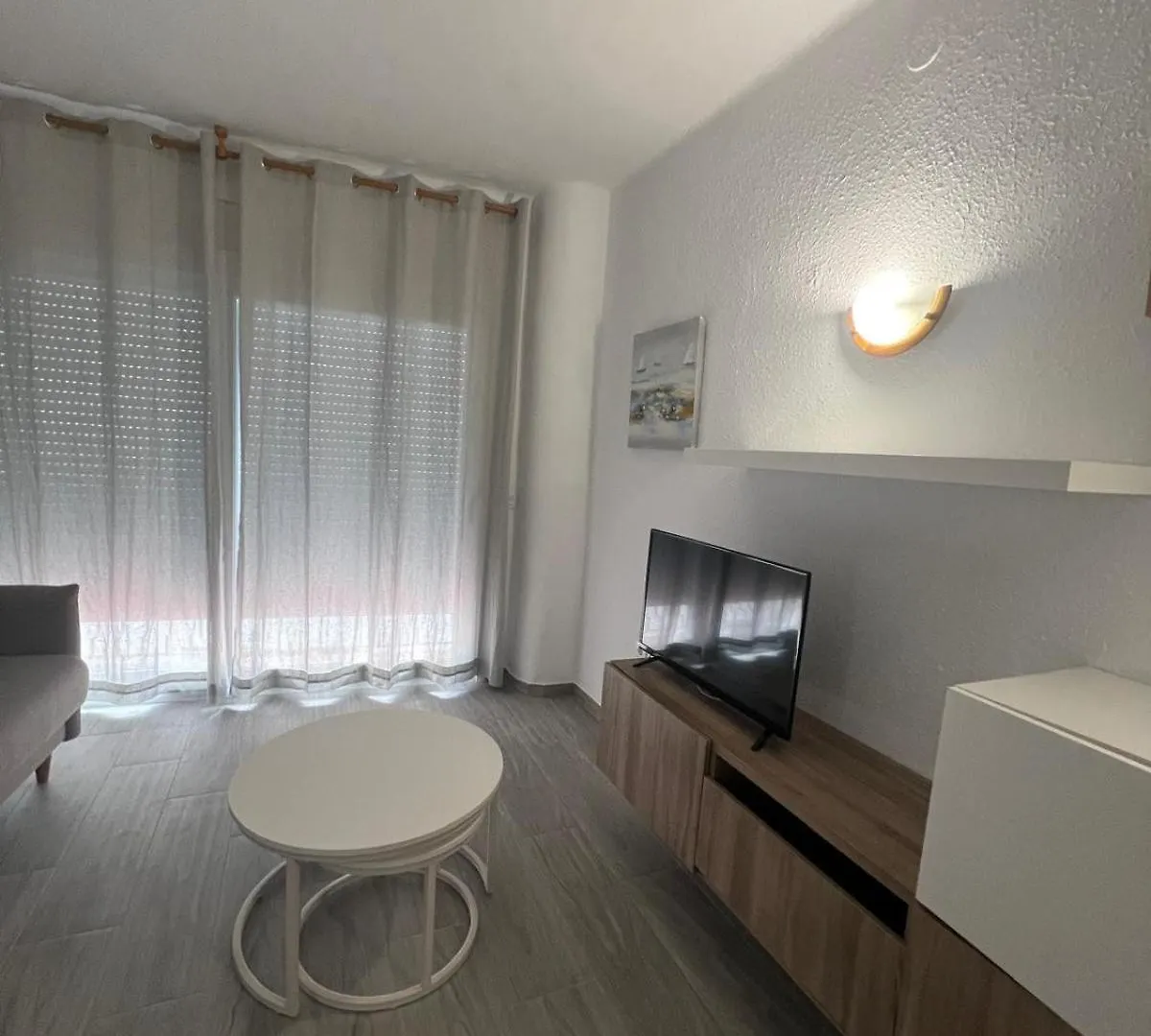 Bonito Apartamento En El Centro De Rosas Av-78
