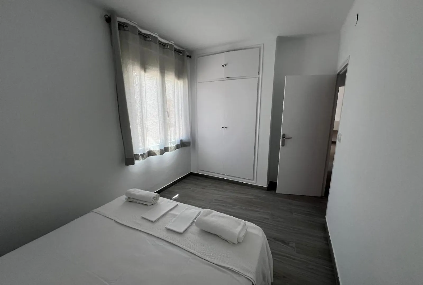 Bonito Apartamento En El Centro De Rosas Av-78 Roses