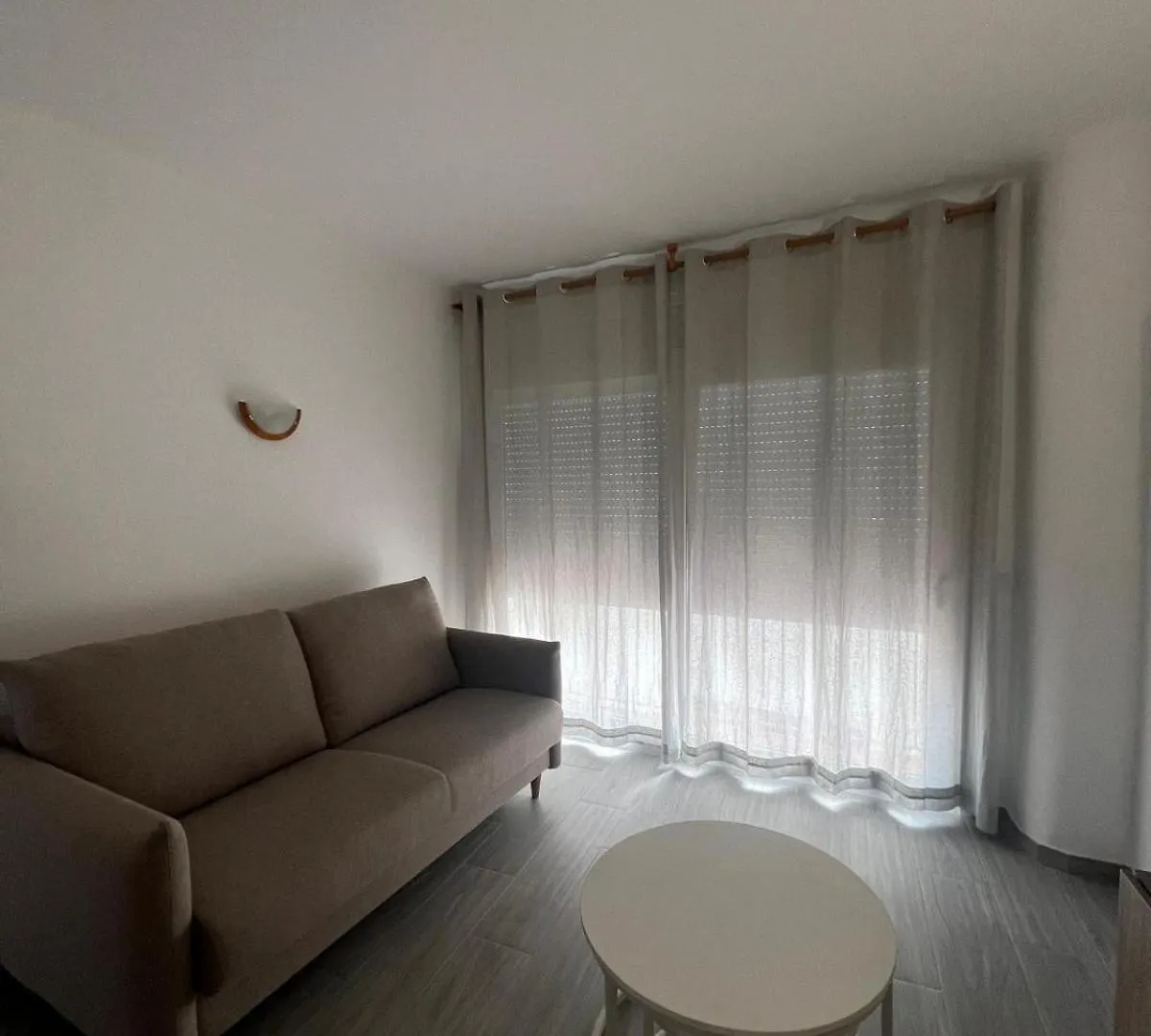 Bonito Apartamento En El Centro De Rosas Av-78 0*, Roses